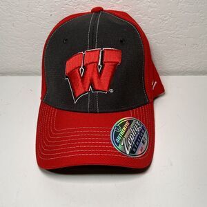 Wisconsin Badgers Hat Cap by Zephyr NCAA Stretch Fit  Red / Black M/L Fitted
